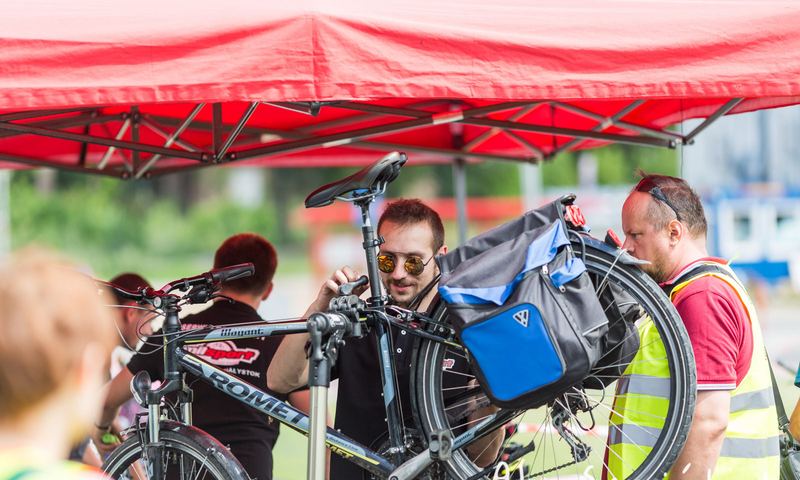 Rowerzyści podczas wydarzenia VeloDay